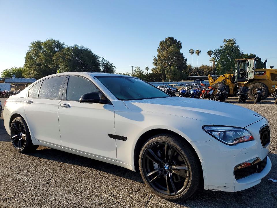 2013 BMW 7er VIN WBAYA6C50DC995312 COPART salvage auction — REAR END, Id - Salvage Certificate Of Title, sold $4,200 on 2026-07-02 (photo 4)