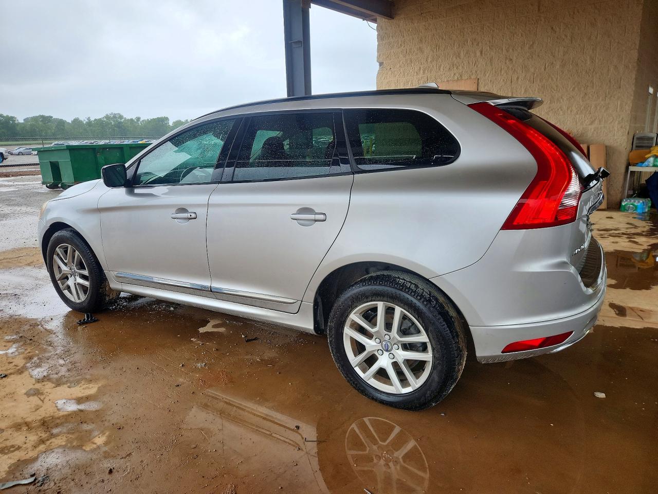 2017 Volvo XC60 VIN YV440MDJ2H2090860 COPART salvage auction — Side, AL - CERT OF TITLE-SALVAGE TITLE, sold $1,900 on 2026-07-01 (photo 2)
