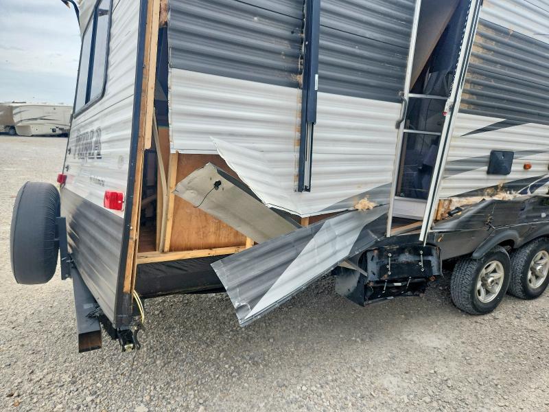 2015 Puma Palomino VIN 4X4TPUF23FP056582 COPART salvage auction — ROLLOVER, TX - SALVAGE VEHICLE TITLE, sold $25 on 2026-07-09 (photo 8)