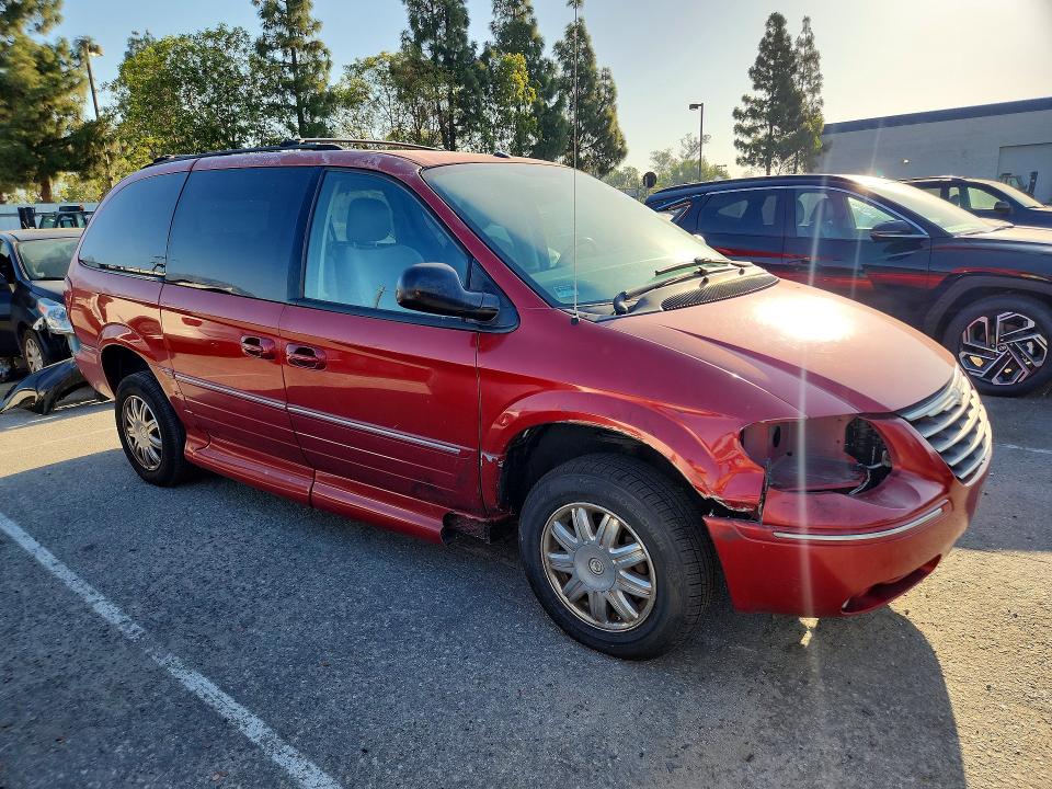2007 Chrysler Town & country VIN 2A4GP64L57R314691 COPART salvage auction — NORMAL WEAR, Ca - Salvage Certificate, sold $400 on 2026-07-02 (photo 4)