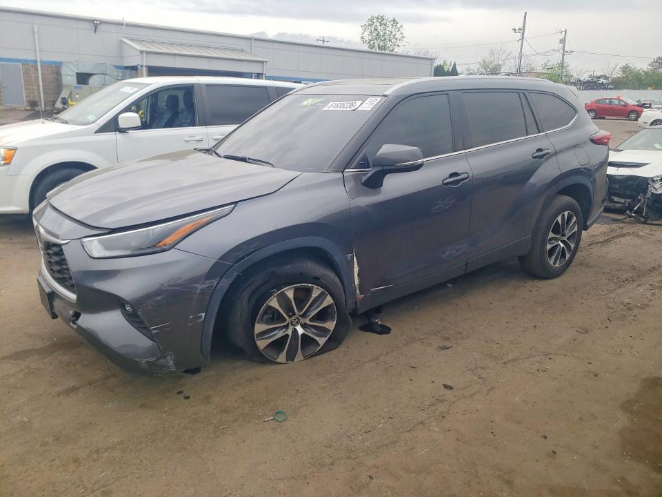 2022 Toyota Highlander VIN 5TDGZRAH1NS550678 COPART salvage auction — FRONT END, Nj - Certificate Of Title (P), sold $17,600 on 2026-07-14 (photo 1)