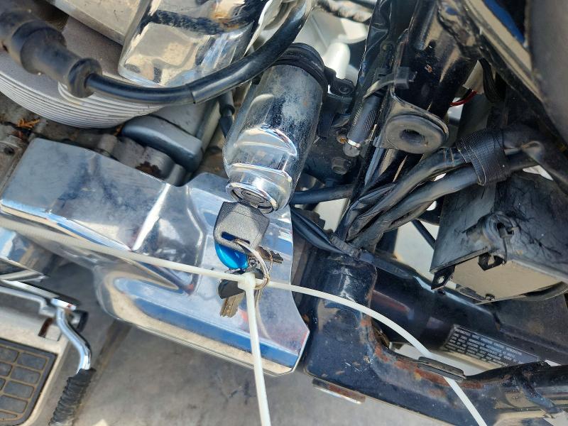 2005 Honda Vt750 VIN JH2RC50325M102249 COPART salvage auction — SIDE, Tx - Salvage Vehicle Title, sold $250 on 2026-07-30 (photo 8)