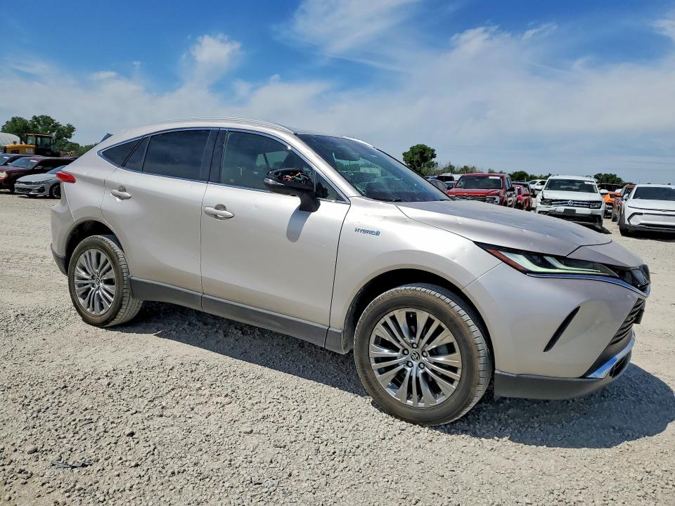 2021 Toyota Venza VIN JTEAAAAH1MJ082957 COPART salvage auction — HAIL, Ks - Cert Of Title-Salvage, sold $11,300 on 2026-07-15 (photo 4)