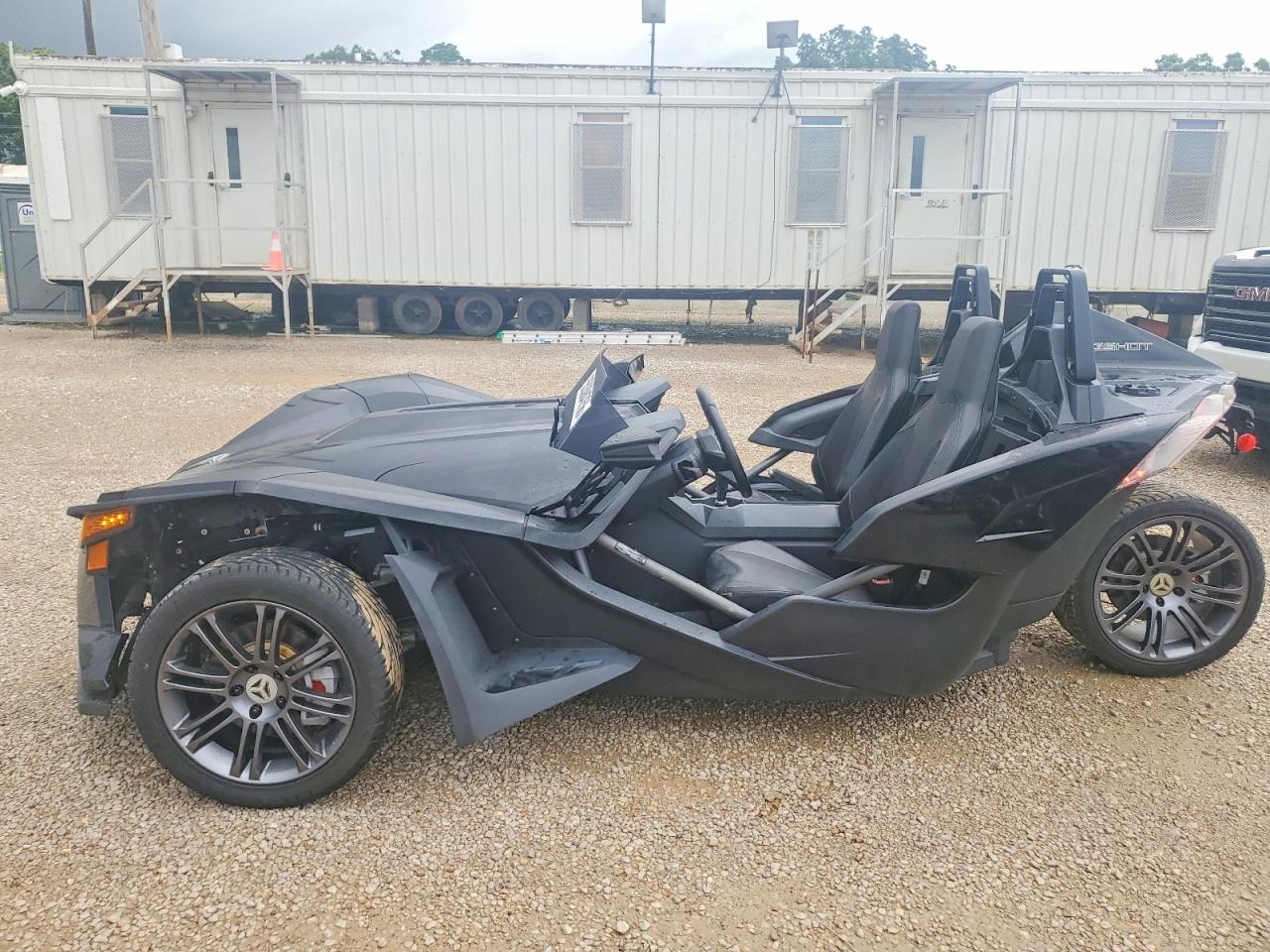 2017 Polaris SLINGSHOT VIN 57XAASFA3H8120506 COPART salvage auction — Minor Dent/Scratches, FL - CERTIFICATE OF TITLE (P), sold $9,900 on 2026-07-07 (photo 3)