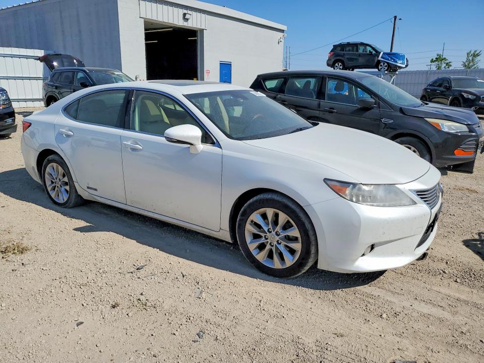 2013 Lexus ES VIN JTHBW1GG3D2011678 COPART salvage auction — REAR END, IA - CERT OF TITLE-SALVAGE TITLE, sold $1,600 on 2026-07-08 (photo 4)