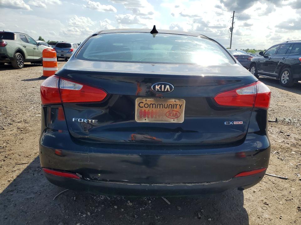 2015 Kia Forte VIN KNAFX4A86F5378348 COPART salvage auction — REAR END, TX - SALVAGE VEHICLE TITLE, sold $725 on 2026-07-06 (photo 6)