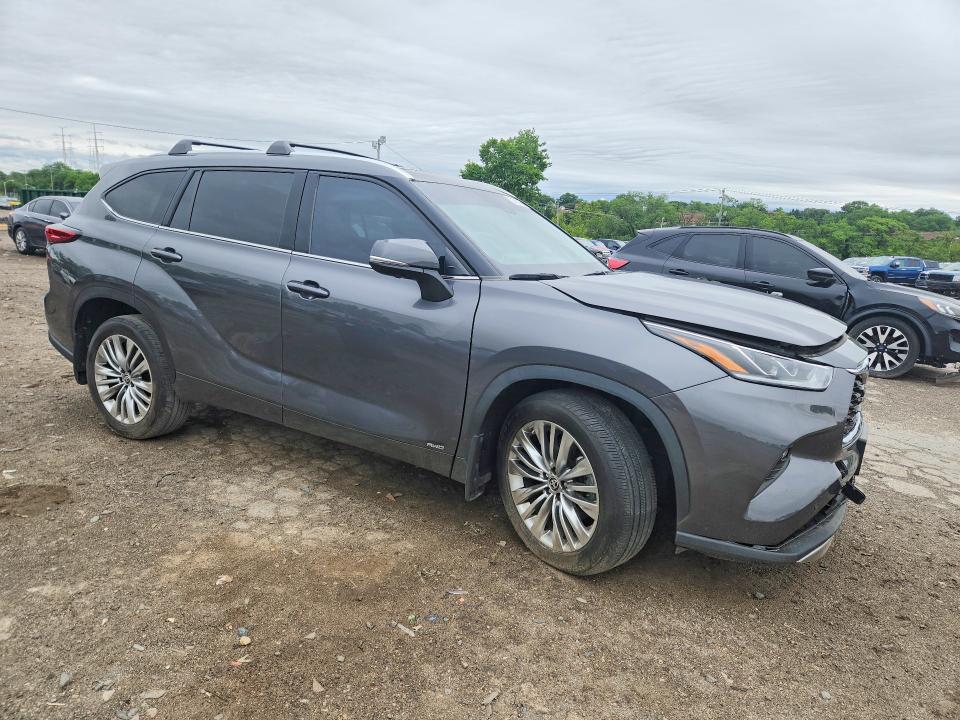 2023 Toyota Highlander VIN 5TDEBRCH6PS596986 COPART salvage auction — FRONT END, Md - Cert Of Salvage > 75% Damage, sold $24,100 on 2026-07-07 (photo 4)