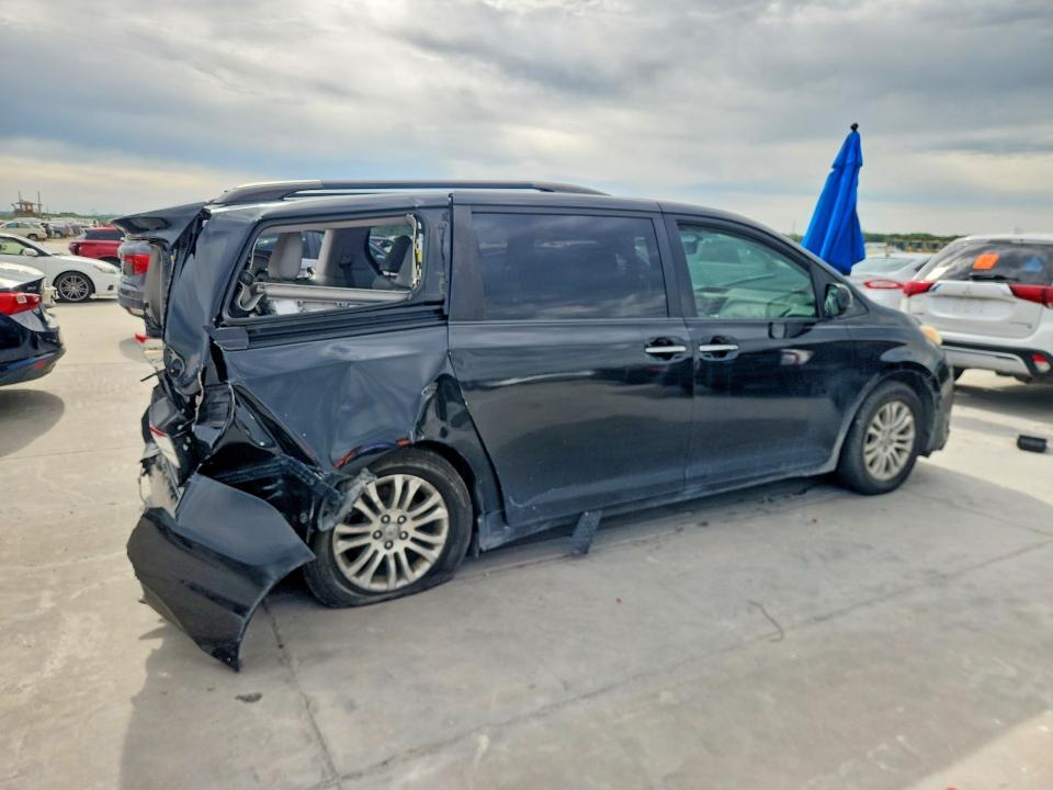 2011 Toyota Sienna VIN 5TDYK3DC2BS120627 COPART salvage auction — REAR END, Tx - Salvage Vehicle Title, sold $750 on 2026-07-30 (photo 3)