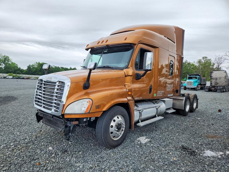 2016 Freightliner Cascadia VIN 1FVXGF005GLGX8224 COPART salvage auction — FRONT END, GA - CERT OF TITLE-SALVAGE, sold $18,600 on 2026-07-16 (photo 2)