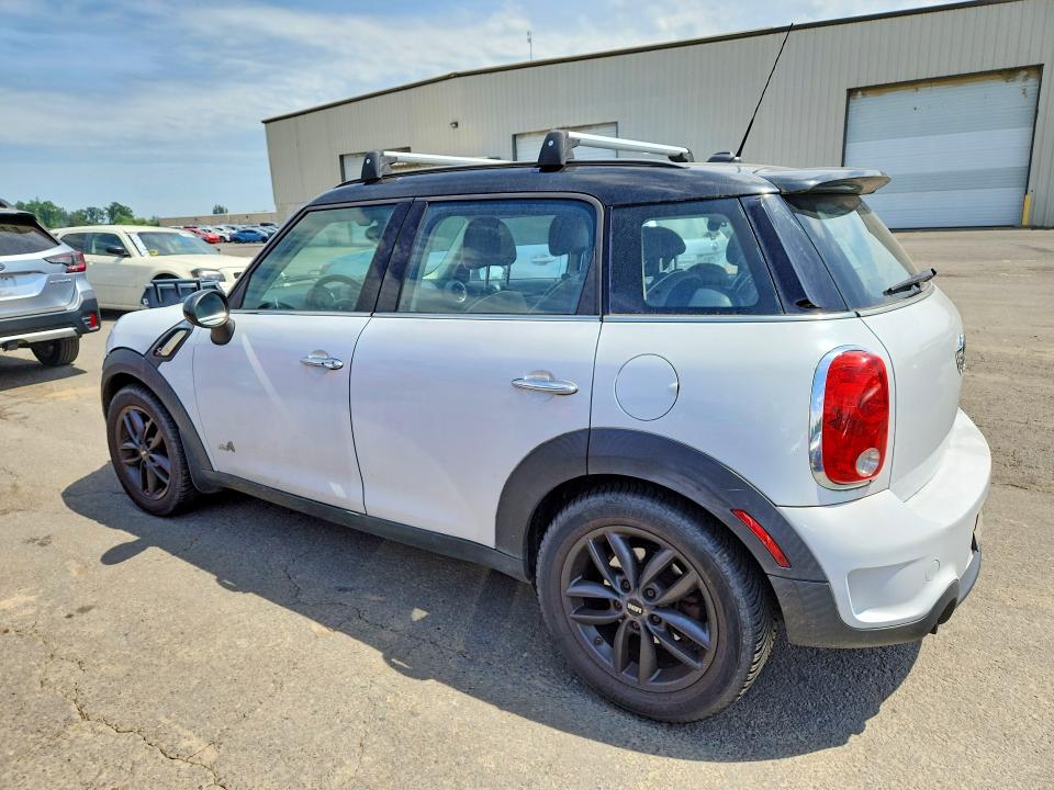 2012 Mini Cooper VIN WMWZC5C52CWL59836 COPART salvage auction — MINOR DENT/SCRATCHES, Or - Certificate Of Title, sold $1,000 on 2026-08-17 (photo 2)