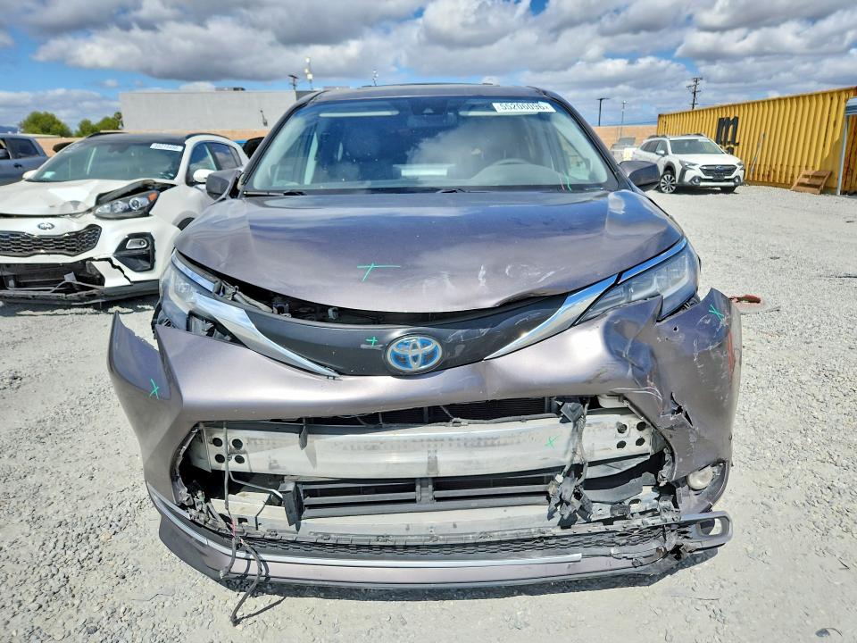 2022 Toyota Sienna VIN 5TDJRKEC5NS101046 COPART salvage auction — FRONT END, Ca - Salvage Certificate, sold $450 on 2026-07-29 (photo 5)
