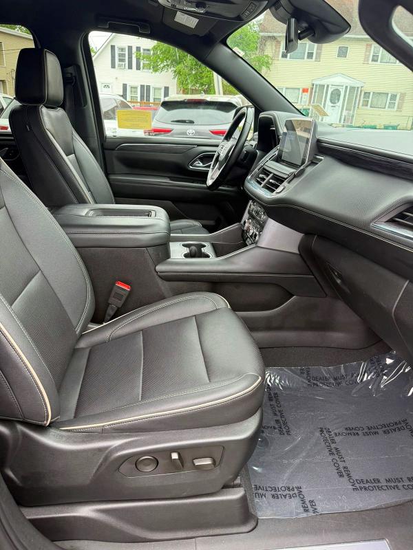 2023 Gmc Yukon xl VIN 1GKS2GKD2PR217104 COPART salvage auction — MINOR DENT/SCRATCHES, MA - CERTIFICATE OF TITLE (P), sold $24,300 on 2026-07-29 (photo 6)