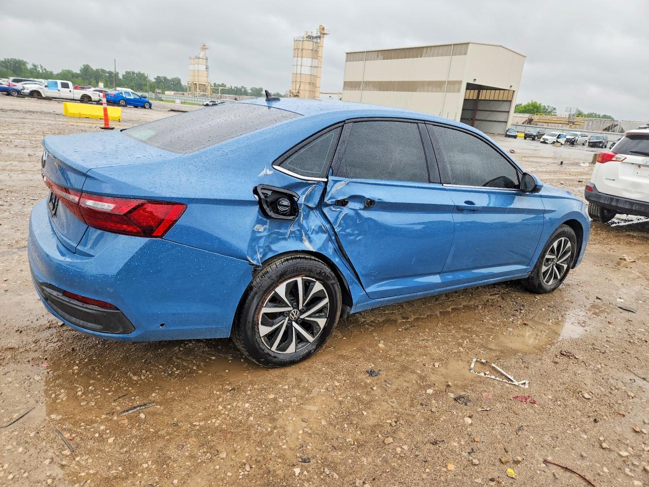 2025 Volkswagen Jetta VIN 3VW5X7BU5SM109190 COPART salvage auction — Side, MO - CERT OF TITLE-REPOSSESSED (P), sold $9,700 on 2026-07-08 (photo 3)