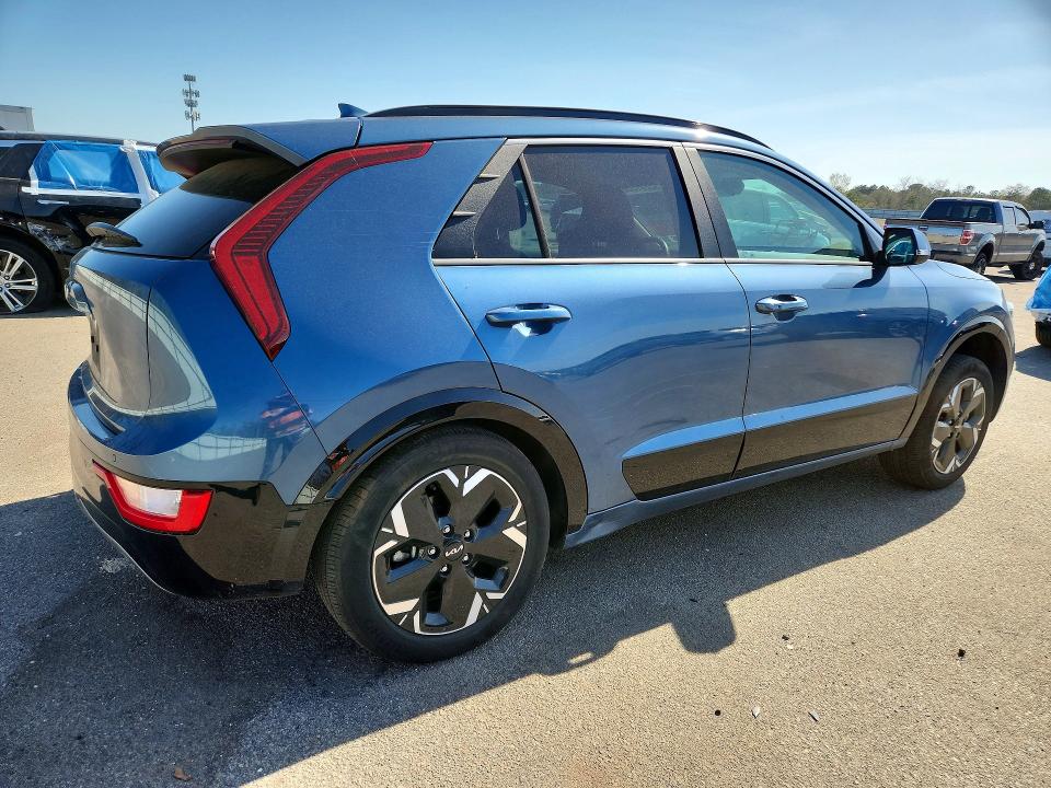 2024 Kia Niro VIN KNDCR3L11R5128367 COPART salvage auction — REAR END, NY - MV-907A SALVAGE CERTIFICATE, sold $11,300 on 2026-07-06 (photo 3)