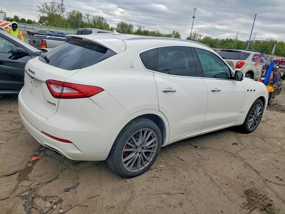2020 Maserati VIN ZN661XUL4LX349869 COPART salvage auction — WATER/FLOOD, Mi - Cert Of Title-Flood Vehicle, sold $5,300 on 2026-07-10 (photo 3)