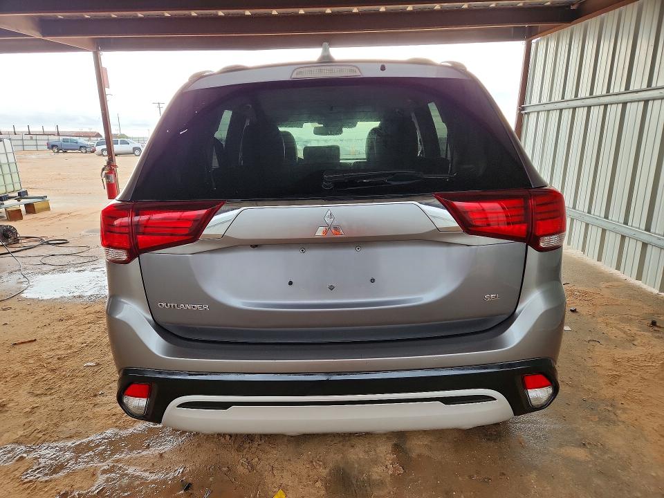 2020 Mitsubishi Outlander VIN JA4AD3A31LJ001427 COPART salvage auction — MINOR DENT/SCRATCHES, Tx - Certificate Of Title, sold $5,700 on 2026-07-02 (photo 6)