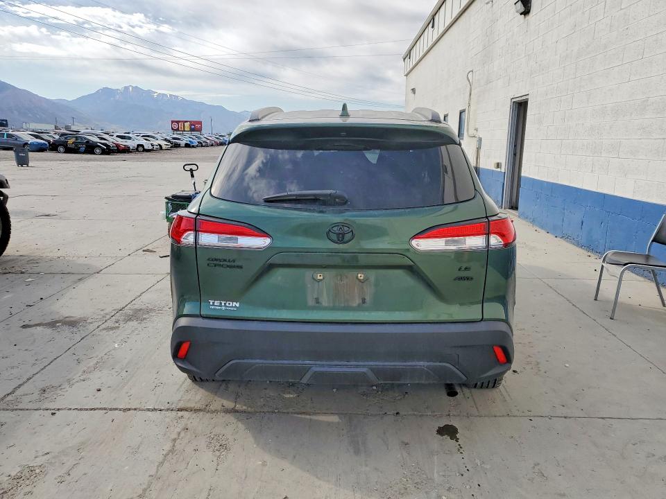 2022 Toyota Corolla cross VIN 7MUCAABGXNV026934 COPART salvage auction — FRONT END, Ut - Salvage Certificate, sold $8,500 on 2026-07-13 (photo 6)