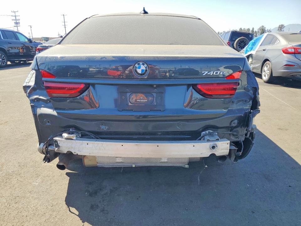 2018 BMW 7er VIN WBA7J2C5XJG938446 COPART salvage auction — REAR END, Ca - Salvage Certificate, sold $10,000 on 2026-07-29 (photo 6)