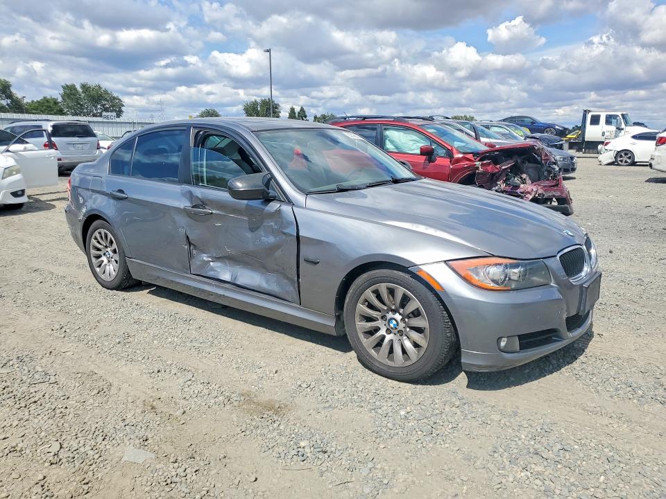 2009 BMW 3 series VIN WBAPH535X9A433941 COPART salvage auction — SIDE, CA - SALVAGE CERTIFICATE, sold $600 on 2026-07-14 (photo 4)