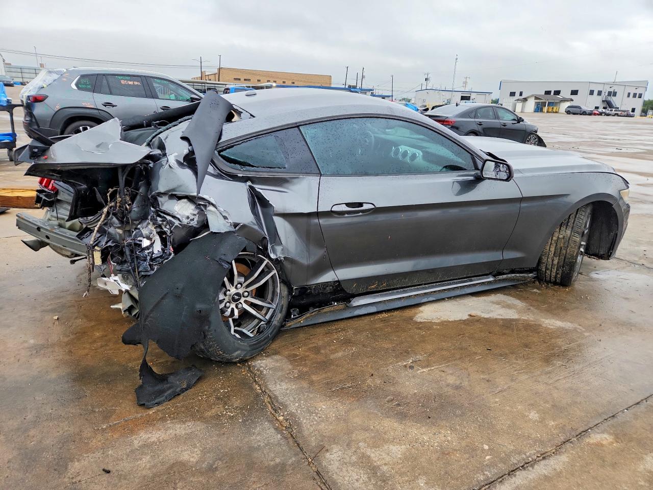 2016 Ford Mustang VIN 1FA6P8THXG5278817 COPART salvage auction — Rear End, TX - SALVAGE VEHICLE TITLE, sold $2,450 on 2026-07-09 (photo 3)