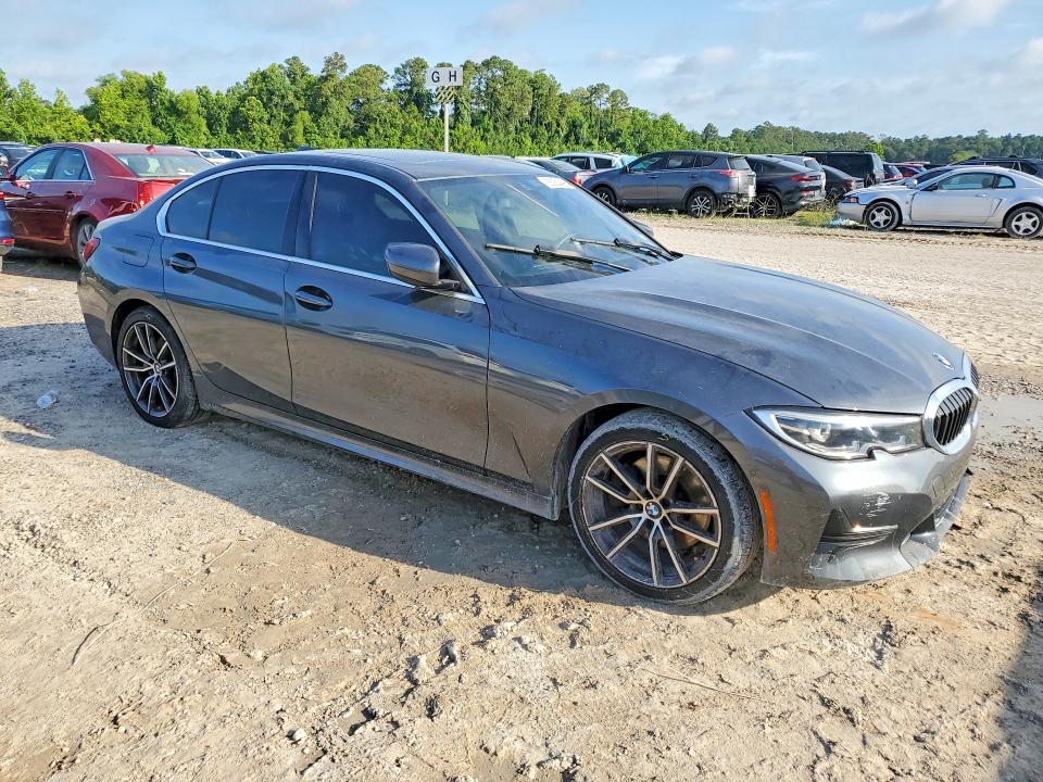2020 BMW 3er VIN 3MW5R1J07L8B39730 COPART salvage auction — WATER/FLOOD, Tx - Salvage Title-Flood Damage, sold $7,100 on 2026-07-10 (photo 4)