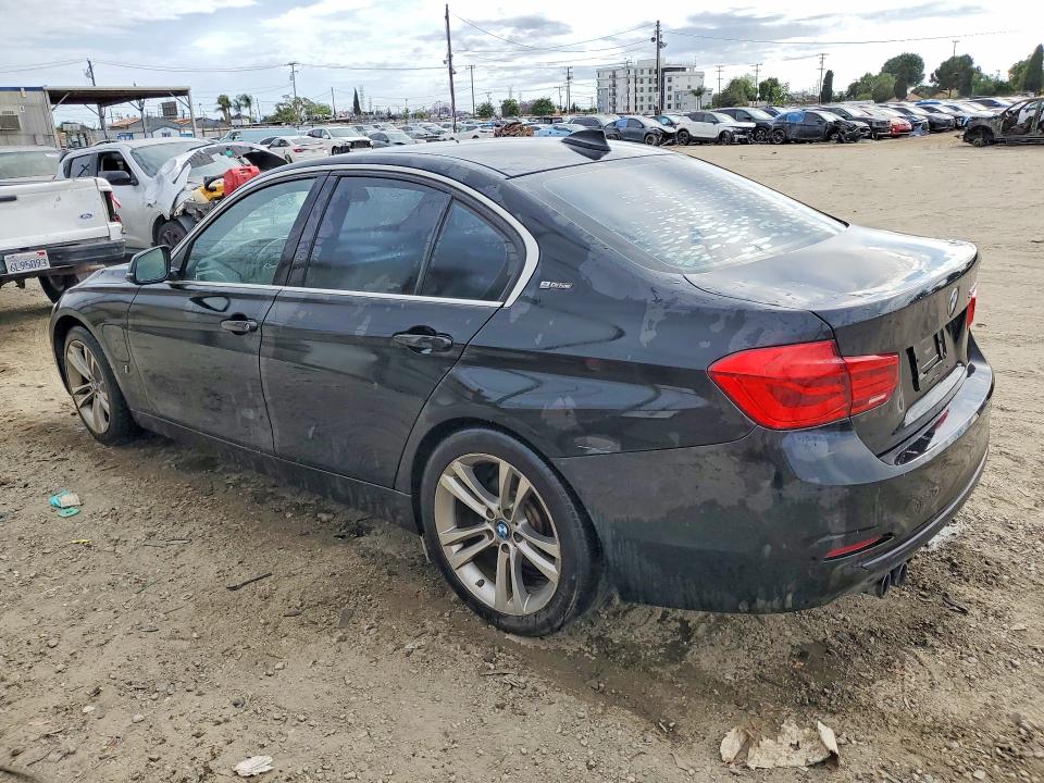 2017 BMW 3er VIN WBA8E1C59HK895244 COPART salvage auction — NORMAL WEAR, Ca - Dis/Dlr/Exp Only Clean Title, sold $2,850 on 2026-07-27 (photo 2)
