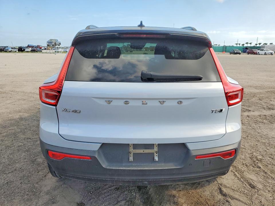 2022 Volvo VIN YV4162UM7N2653123 COPART salvage auction — FRONT END, Fl - Certificate Of Destruction, sold $7,500 on 2026-07-13 (photo 6)