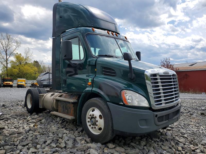 2018 Freigliner VIN 3AKBGADV4JSJL4555 COPART salvage auction — NORMAL WEAR, OK - CERTIFICATE OF TITLE (P), sold $2,500 on 2026-08-26 (photo 1)