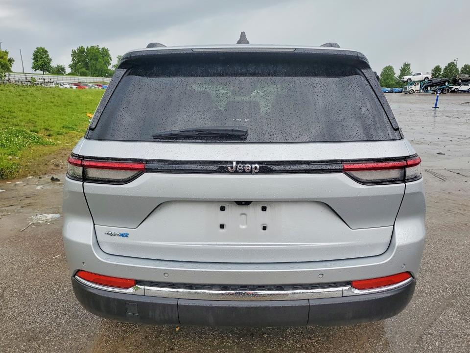2022 Jeep Grand cherokee VIN 1C4RJYB67N8747768 COPART salvage auction — MINOR DENT/SCRATCHES, Mo - Certificate Of Title, sold $19,100 on 2026-07-02 (photo 6)