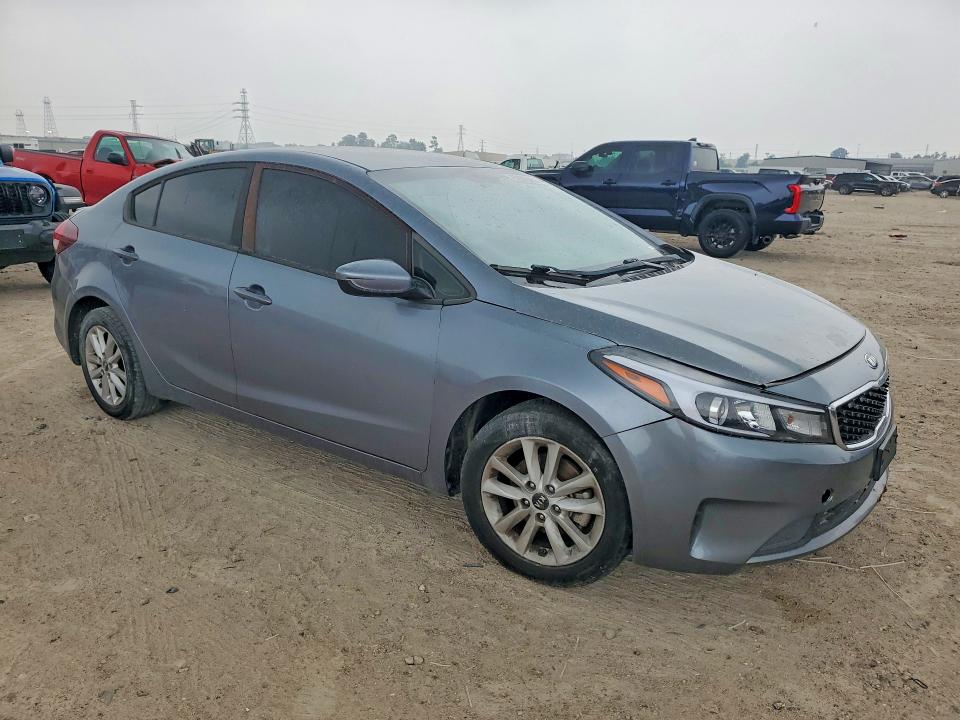 2017 Kia Forte VIN 3KPFL4A75HE030036 COPART salvage auction — FRONT END, Tx - Salvage Vehicle Title, sold $150 on 2026-07-03 (photo 4)
