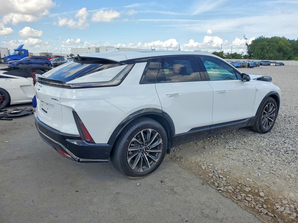 2026 Cadillac Lyriq VIN 1GYKPURL4TZ301616 COPART salvage auction — FRONT END, Fl - Cert Of Title Slvg Rebuildable, sold $18,300 on 2026-07-08 (photo 3)