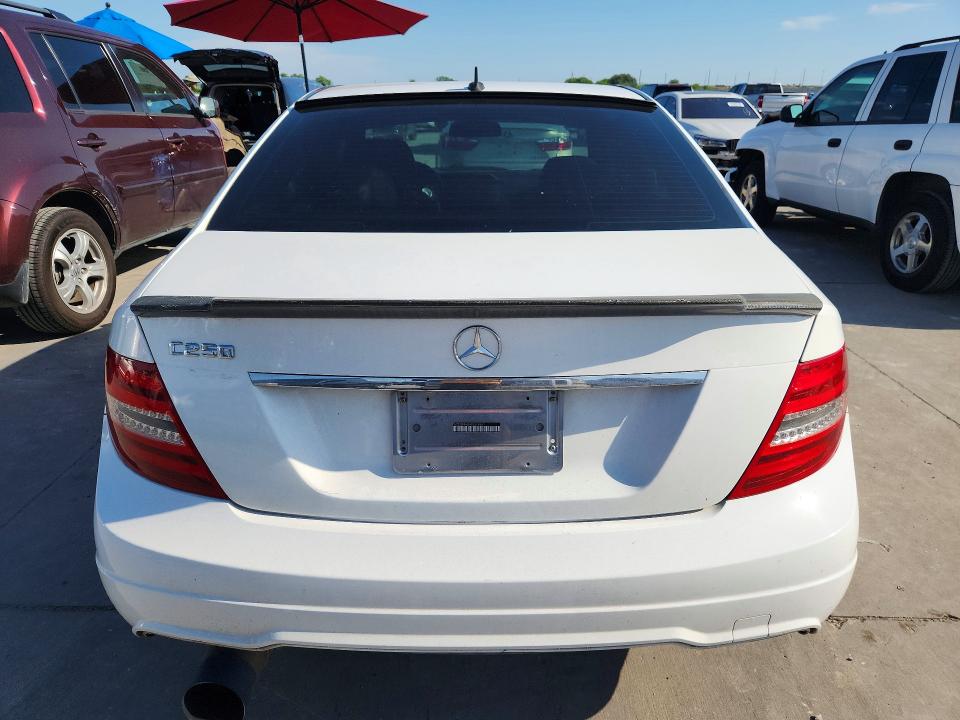 2014 Mercedes-benz C-klasse VIN WDDGF4HB4ER314561 COPART salvage auction — NORMAL WEAR, Fl - Certificate Of Title, sold $725 on 2026-07-09 (photo 6)