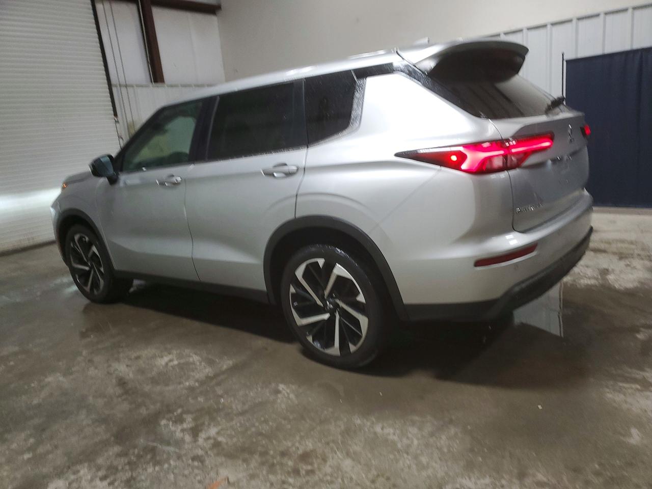 2022 Mitsubishi Outlander VIN JA4J4TA85NZ045219 COPART salvage auction — Minor Dent/Scratches, KY - CERTIFICATE OF TITLE, sold $6,900 on 2026-07-09 (photo 2)