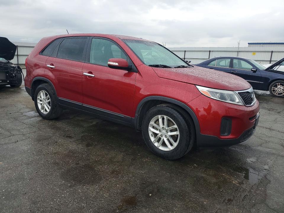 2015 Kia VIN 5XYKT3A67FG596196 COPART salvage auction — NORMAL WEAR, Ca - Dis/Dlr/Exp Only Clean Title, sold $725 on 2026-07-31 (photo 4)