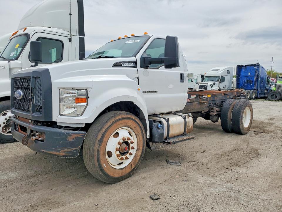 2017 Ford F-650 VIN 1FDWF6DC2HDB09656 — COPART salvage auction photo