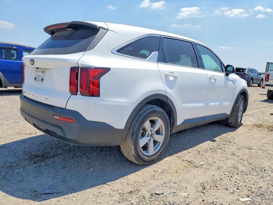 2021 Kia Sorento VIN 5XYRG4LC7MG067369 COPART salvage auction — VANDALISM, TX - SALVAGE VEHICLE TITLE, sold $175 on 2026-07-09 (photo 3)