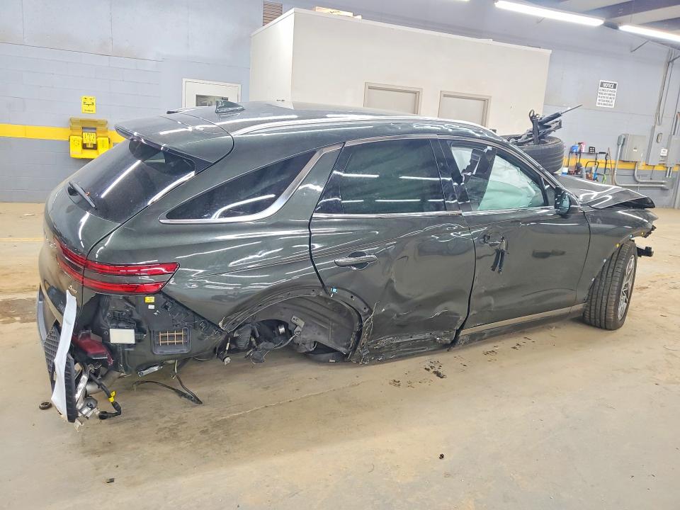 2025 Genesis Gv70 VIN KMUMADTB6SU197199 COPART salvage auction — ROLLOVER, Fl - Dlr Only Cert Of Destruction, sold $5,800 on 2026-07-29 (photo 3)