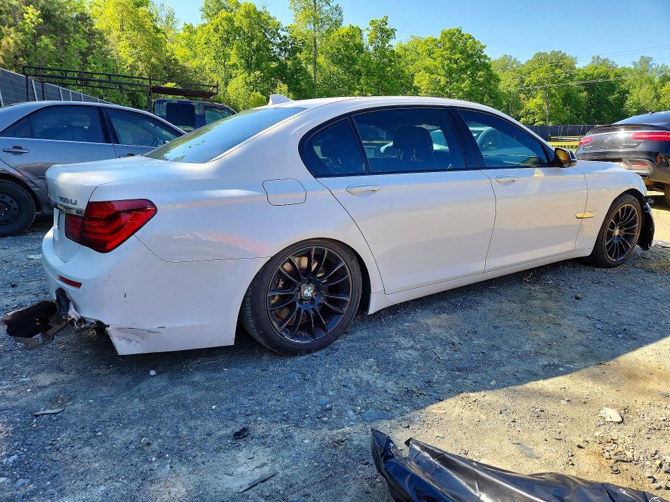 2015 BMW 7er VIN WBAYF8C56FD654300 COPART salvage auction — FRONT END, Salvage Title, sold $950 on 2026-07-31 (photo 3)