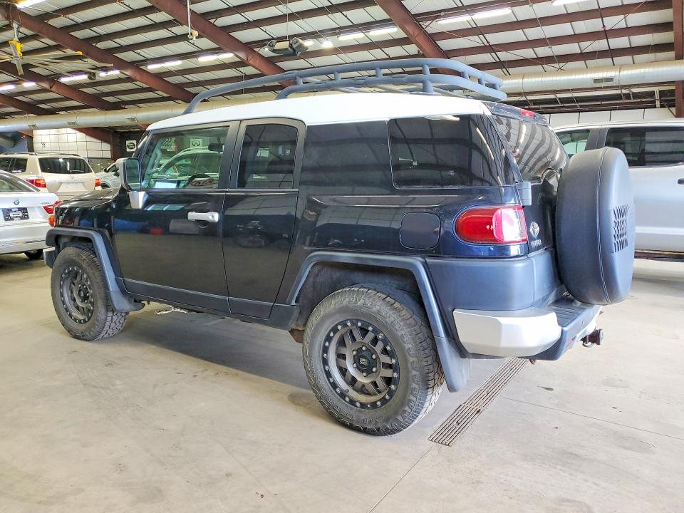 2007 Toyota Fj cruiser VIN JTEBU11F870043450 COPART salvage auction — MINOR DENT/SCRATCHES, Vt - Certificate Of Title, sold $6,000 on 2026-07-10 (photo 2)