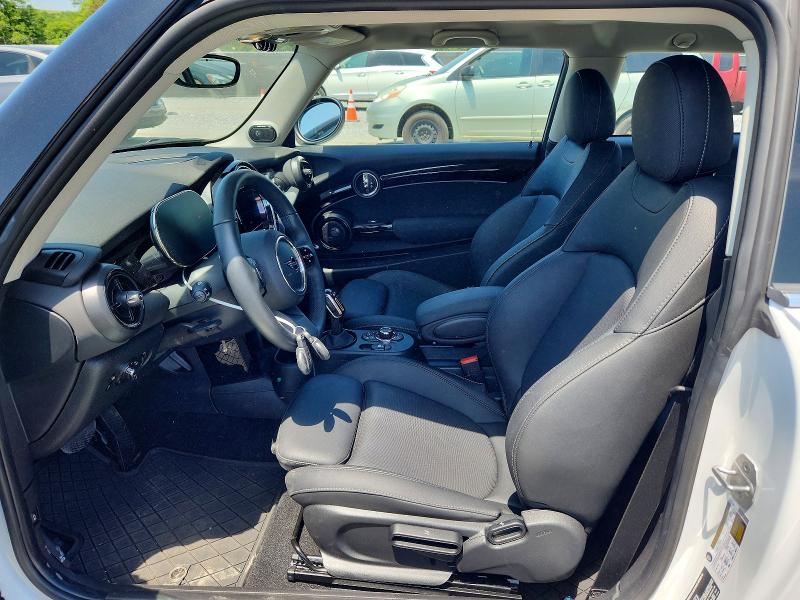 2024 Mini Cooper VIN WMW13DJ01R2V88488 COPART salvage auction — MINOR DENT/SCRATCHES, SC - CERT OF TITLE-SALVAGE, sold $8,900 on 2026-07-06 (photo 7)