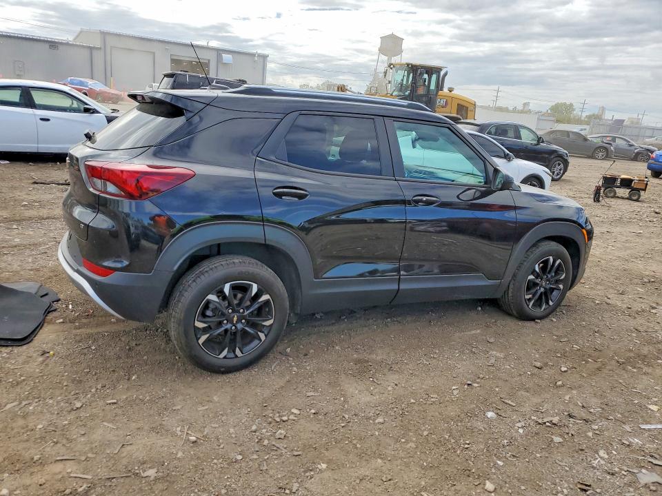 2021 Chevrolet Trailblazer VIN KL79MPSLXMB102036 COPART salvage auction — SIDE, Il - Salvage Certificate, sold $2,100 on 2026-07-31 (photo 3)