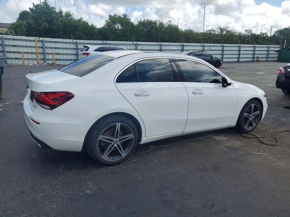 2022 Mercedes-benz A-klasse VIN W1K3G4EB6NJ325821 COPART salvage auction — MECHANICAL, Fl - Certificate Of Title (P), sold $14,900 on 2026-07-27 (photo 3)