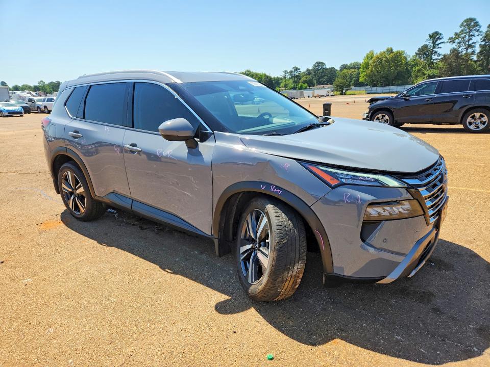 2025 Nissan Rogue VIN JN8BT3CAXSW006799 COPART salvage auction — UNDERCARRIAGE, Tx - Salvage Vehicle Title, sold $60 on 2026-07-27 (photo 4)