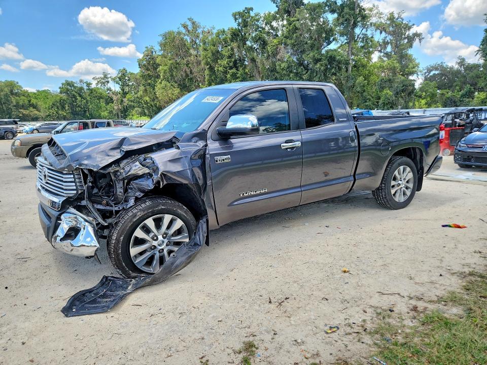 2017 Toyota Tundra VIN 5TFSW5F16HX229080 — COPART salvage auction photo