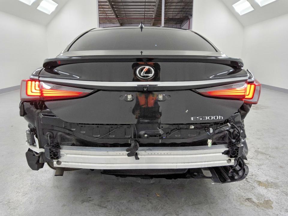 2025 Lexus Es 300h VIN 58ADA1C14SU061330 COPART salvage auction — REAR END, Ca - Certificate Of Title, sold $13,700 on 2026-07-28 (photo 6)