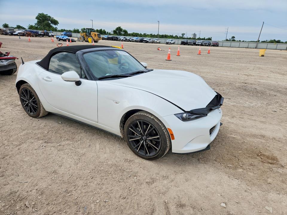 2025 Mazda VIN JM1NDAD75S0659010 COPART salvage auction — FRONT END, Tx - Salvage Vehicle Title, sold $150 on 2026-07-29 (photo 4)