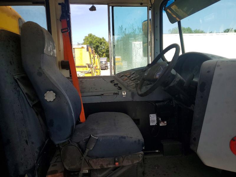 2013 Icrp VIN 4DRBUSKN1DB199244 COPART salvage auction — MINOR DENT/SCRATCHES, PA - CERT OF TITLE, sold $1,800 on 2026-09-18 (photo 5)