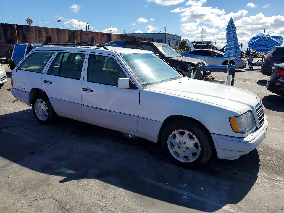 1995 Mercedes-benz E-class VIN WDBEA92E3SF304552 COPART salvage auction — NORMAL WEAR, Ca - Salvage Acquisition Billofsale, sold $525 on 2026-07-10 (photo 4)