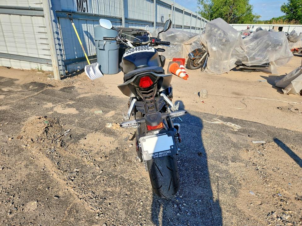 2026 Honda Cb VIN MLHRH1659T5200436 COPART salvage auction — SIDE, Id - Salvage Certificate Of Title, sold $2,150 on 2026-07-30 (photo 4)
