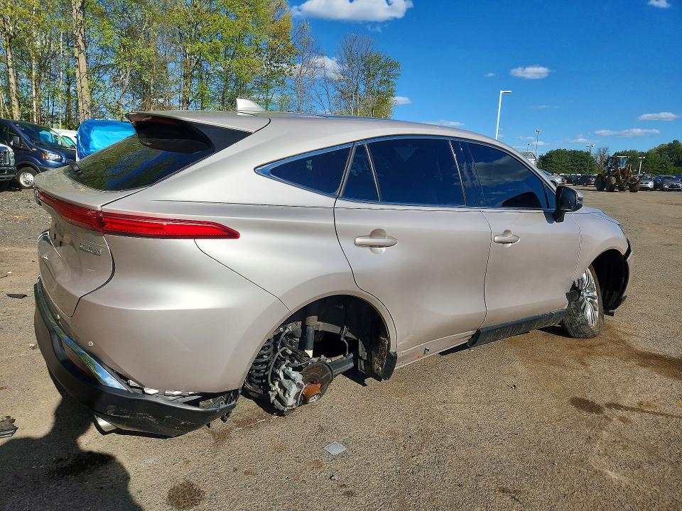 2024 Toyota Venza VIN JTEAAAAH6RJ187601 COPART salvage auction — FRONT END, Salvage Title, sold $16,500 on 2026-07-30 (photo 3)